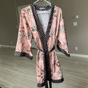 Floral pink/navy silk kimono robe